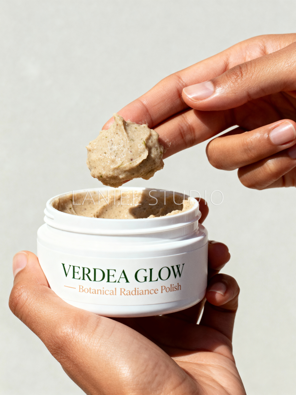 손 제형 08 Elevate Your Beauty Brand with Magazine-Quality AI Cosmetic Images